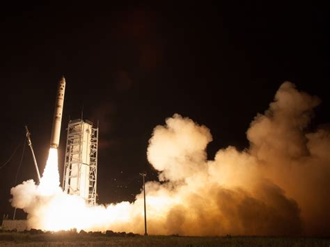 Rocket Launch Lights Up East Coast Sends Nasa Probe On Moon Trip Nbc