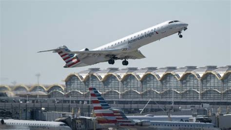 Congress takes on fight over long flights out of Reagan Airport - Axios ...