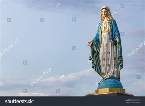 28425 Blessed Virgin Mary Images Stock Photos And Vectors Shutterstock