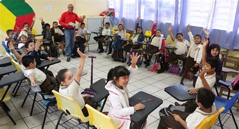 Regresan a clases este lunes más de 550 mil alumnos de educación