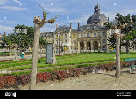 Paris Pitie Salpetriere Hospital Cours Saint Louis Stock Photo Alamy