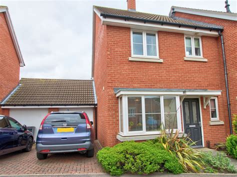 3 Bed Semi Detached House For Sale In Meridian Rise Ipswich Ip4 £