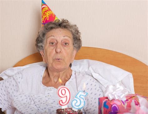 Premium Photo Senior Woman Is Celebration Her 95th Birthday In