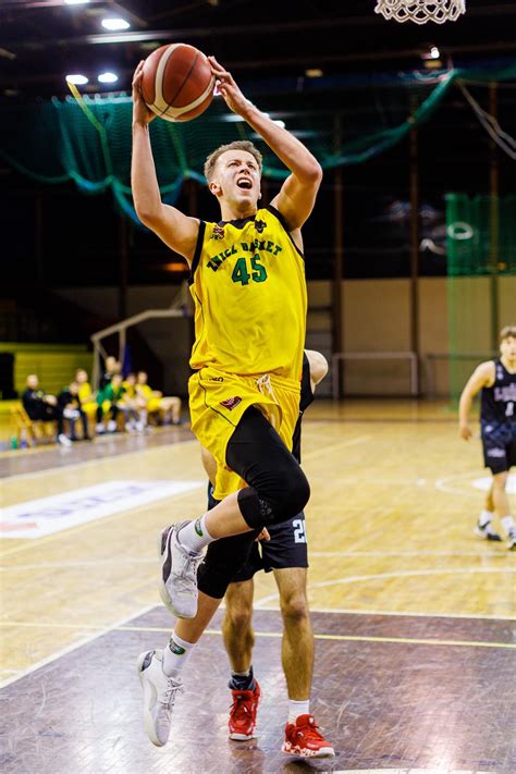 Maciej Czemerys Dalej Gra Z Nami Mks Znicz Basket Pruszk W