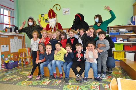 Photos La tournée de saint Nicolas dans les écoles de Golbey