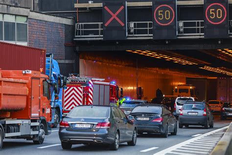 Lange Files Op E17 En E34 Na Ongeval Aan Kennedytunnel Meer Dan Een