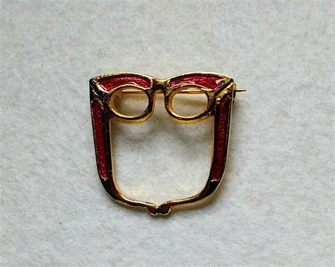 Exquisite Vintage Brooch Eye Glasses Brooch Spectacles Holder Red