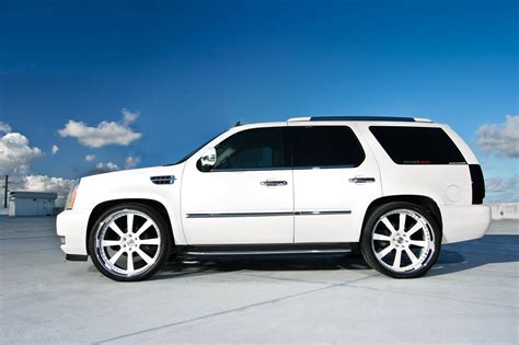 White Metallic Suv Hd Wallpaper Wallpaper Flare