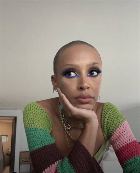 Buzzing Pop On Twitter Doja Cat Debuts Shaved Head In New Photo