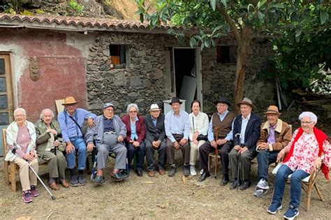 12 Spanish Siblings Set World Record With A Combined Age Of 1 058