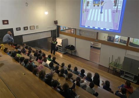 M S De Estudiantes Participan En La Campa A De Educaci N Vial De