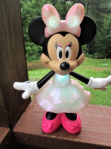 Minnie Mouse Rainbow Dazzle Talkinglight Uptoy Sings True Colors10