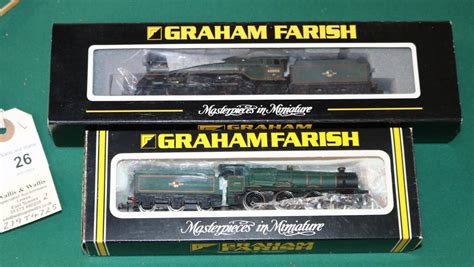 2 Graham Farish By Bachmann N Gauge Locomotives A Br Class V2 Tender Locomotive Green Arrow