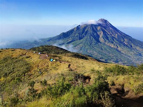 Puncak Gunung Slamet Newstempo