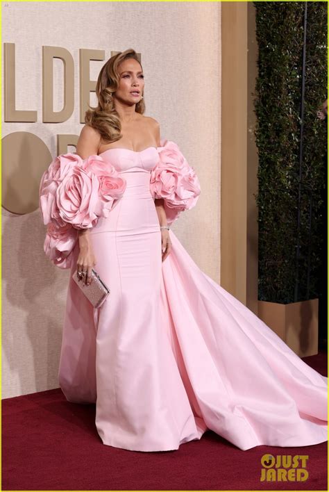 Jennifer Lopez Walks Golden Globes 2024 Red Carpet Without Ben Affleck