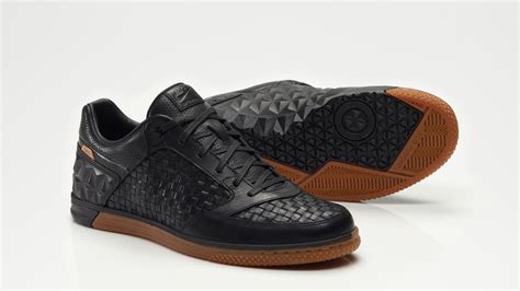 Nike News - Nike Woven Street Gato
