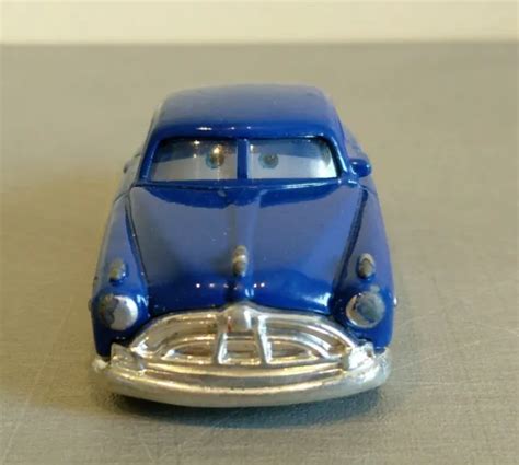 Voiture Disney Cars Doc Hudson Yeux Lenticulaire En Métal 155eme Flash