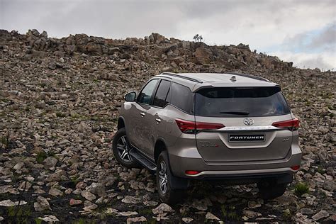 Toyota Fortuner Specs Photos