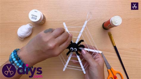 How to Make a Spider Web Decoration for Halloween