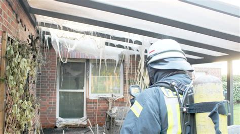 Einsatz In Holthusen Feuer Auf Terrasse Eines Wohnhauses Ausgebrochen