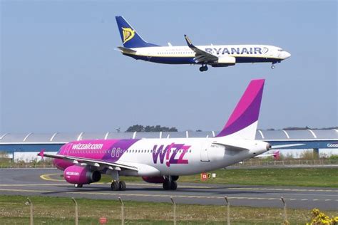 WIZZ AIR RYANAIR Zboruri Incepand De La Numai 25 Dus Intors