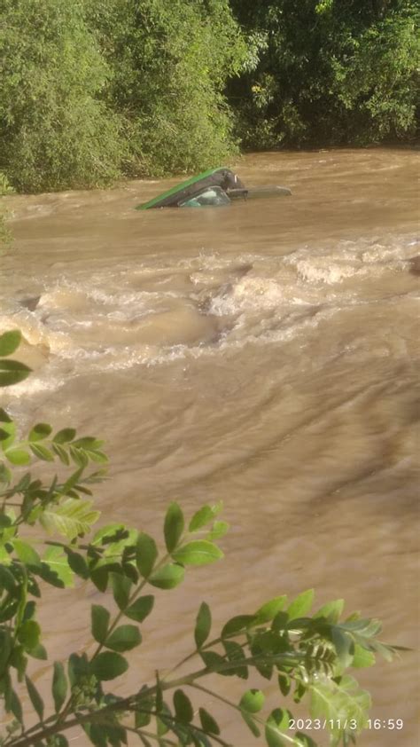 Idoso Morre Ao Ter Trator Arrastado Pela Correnteza Ao Tentar