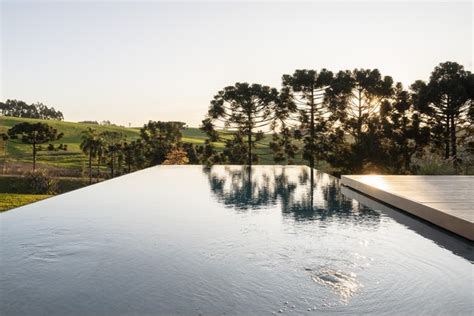 Em Caxias Do Sul Casa De Campo Possui Piscina Borda Infinita E