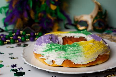 12 Bakeries That Make The Best King Cake In Louisiana — Télé Louisiane