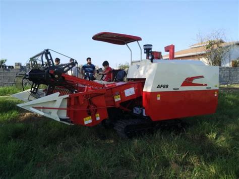 China Lovol Crawler M Cutting Width Hp Rg Rice Combine