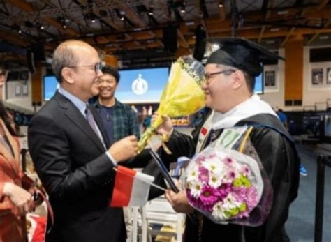 Dubes Ri Untuk As Rosan Roeslani Hadiri Wisuda Mahasiswa Tuli Asal