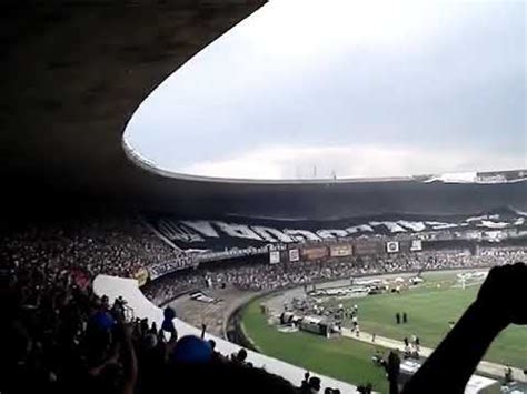 Torcida Do Atl Tico Sobe Bandeir O De Cabe A Para Baixo E Torcida Do