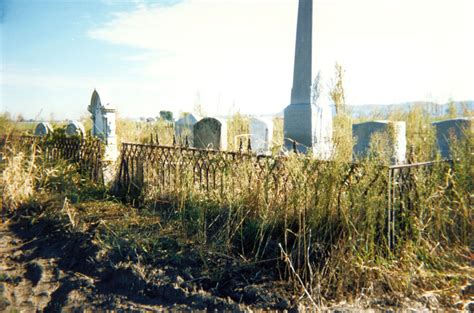 Old Forgotten Farm Cemetery Old Cemeteries Old Pictures Cemetary