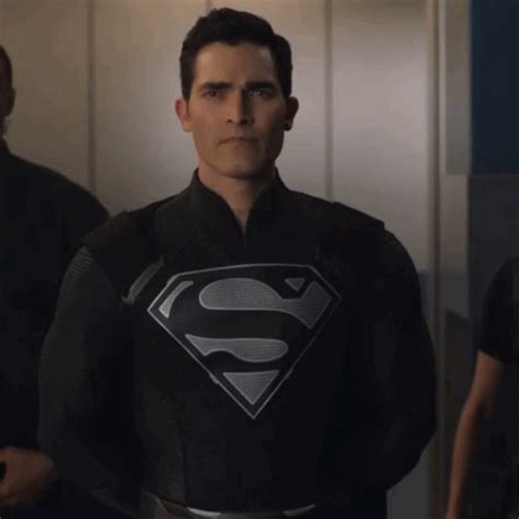 tyler hoechlin superman gif tyler hoechlin superman elseworlds gif