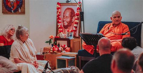 Swami Shankarananda And Devi Ma At Satsang The Ashram Mount Eliza