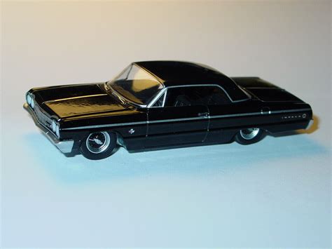 Chevrolet Chevy Impala Collectible Classic Lowrider Gloss