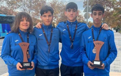 Medallas Para Los Cuatro Jugadores Del San Jos Obrero En El Cesa De