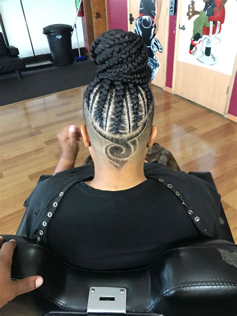 Braids with shaved sides are the boldest style of the year 1