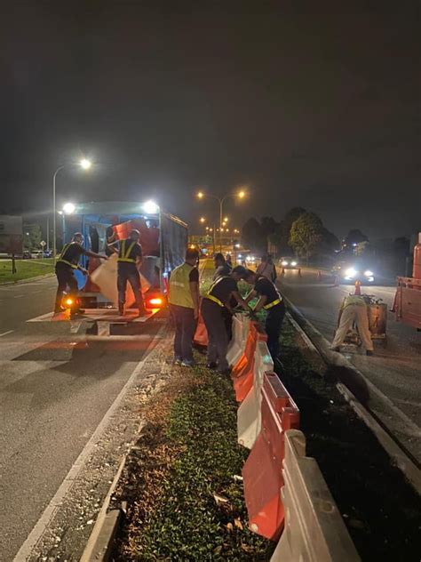 MPKj Pasang Penghadang Plastik Di Jalan Saujana Impian Elak Kemalangan