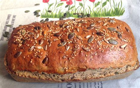 Pain aux graines pavot tournesol courge et sésame La cuisine