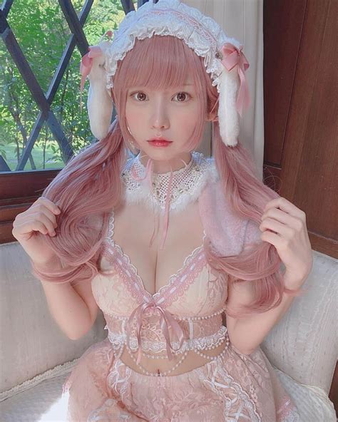 えなこさんのインスタグラム写真 えなこinstagram「雑誌の撮影で撮ったうさちゃん🐇💕 うさぎがテーマの写真、たくさん撮ったなぁ