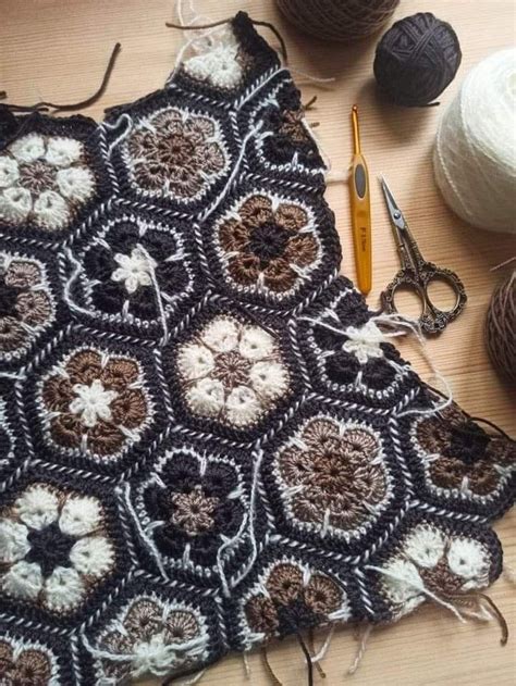 Pin By Mari Isol On Crochet In 2024 Crochet Hexagon Crochet Square