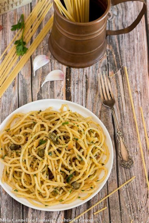 Spaghetti Con Acciughe E Capperi Con Pangrattato Tostato