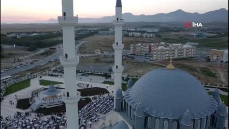 Kktc De Hala Sultan Camii Nde Lk Bayram Namaz K L Nd Son Dakika