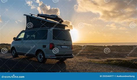 El Nuevo Transportador Vw Volkswagen 2021 Camping Van T61 California