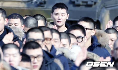 Hari Ini TOP BIGBANG Dan Junsu JYJ Resmi Wajib Militer Kumparan