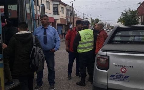 Esc Ndalo En El Centro Dos V Ctimas De Un Robo Detuvieron Al