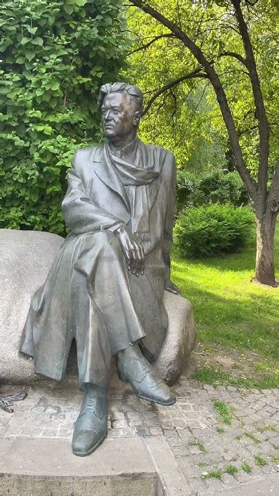 Київ парк Олеся Гончара пам’ятник Олесь Гончара #київ #киев #kiev #kyiv ...