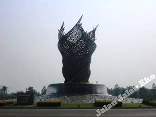 Jalan Jalan Eko Pesona Tarian Langit Kota Harapan Indah Bekasi