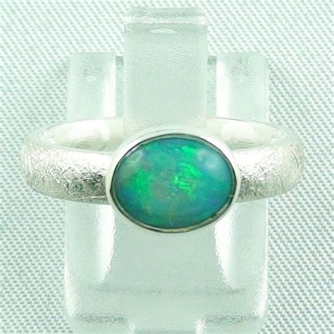 Opalring Aus Silber Mit Welo Opal 0 93 Ct Damenring