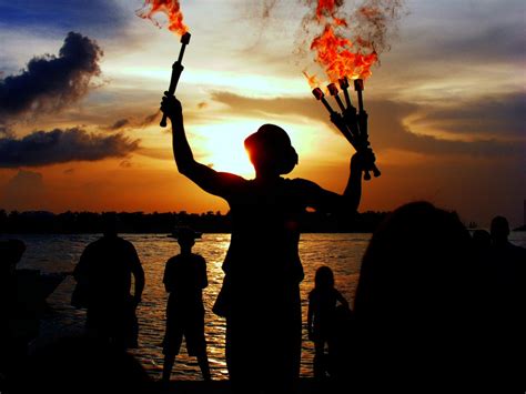 Juggler Photos, Download The BEST Free Juggler Stock Photos & HD Images